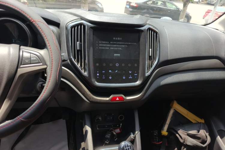 Used CHANGAN OSHAN CX70 2017 1.6L Manual Elite Model Audio And AC Panel