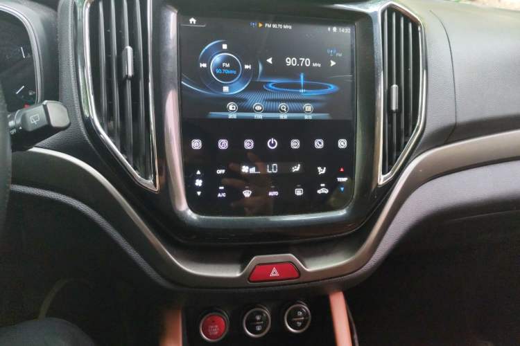 Used CHANGAN OSHAN CX70 2017 CX70T 1.5T Automatic Zunqing Edition Audio And AC Panel