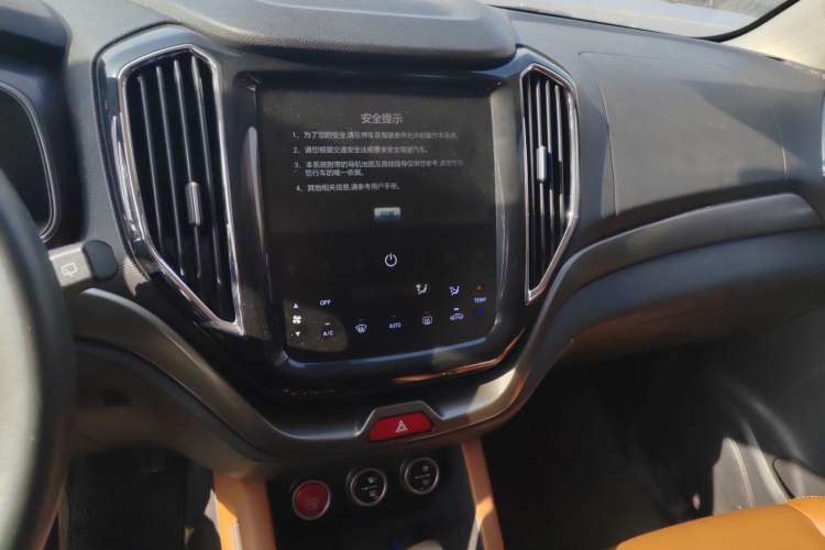 Used CHANGAN OSHAN CX70 2017 CX70T 1.5T Automatic Zunqing Edition Audio And AC Panel