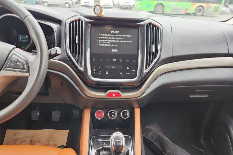 Used CHANGAN OSHAN CX70 2017 Facelifted CX70T 1.5T Manual High-Performance Edition Audio And AC Panel
