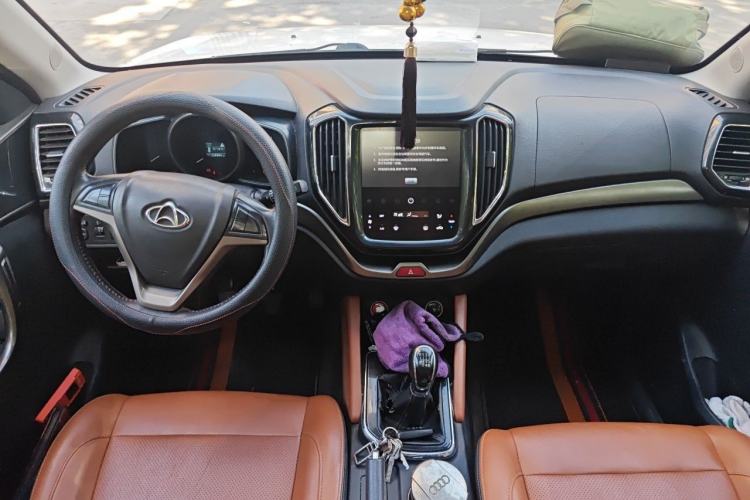 Used CHANGAN OSHAN CX70 2017 CX70T 1.5T Manual High-Performance Edition Center Console