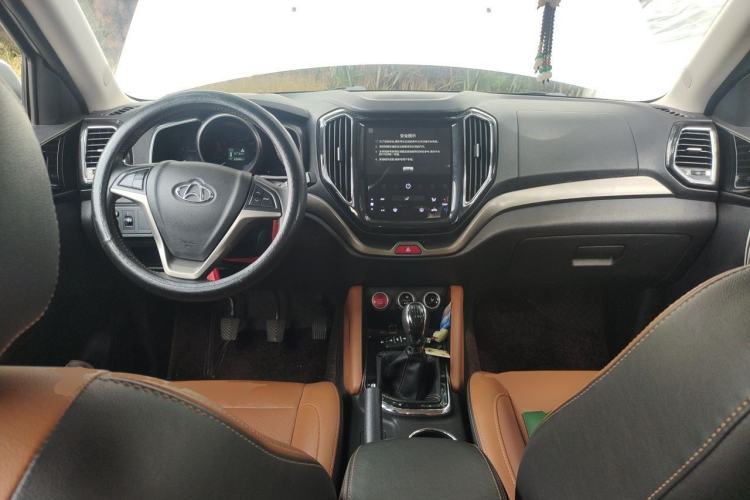 Used CHANGAN OSHAN CX70 2017 Facelifted CX70T 1.5T Manual High-Performance Edition Center Console