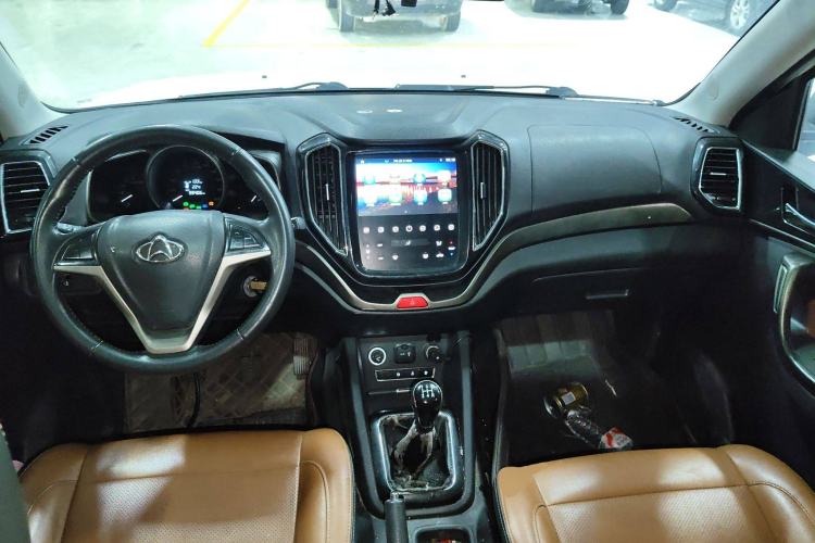 Used CHANGAN OSHAN CX70 2017 1.6L Manual Elite Model Center Console