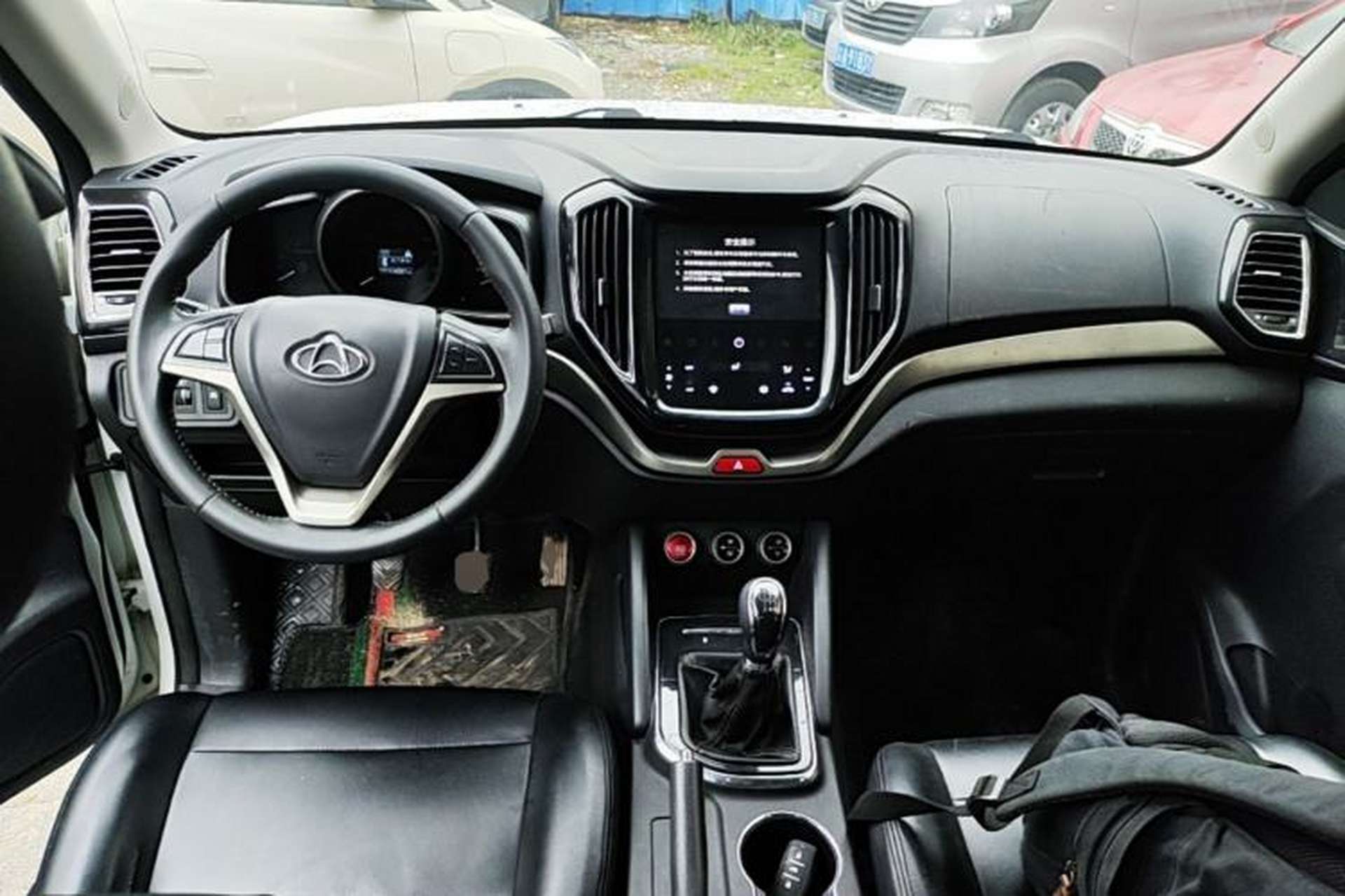 Used CHANGAN OSHAN CX70 2017 Facelifted CX70T 1.5T Manual High-Performance Edition Center Console