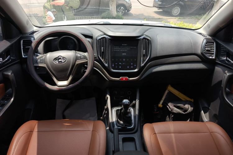 Used CHANGAN OSHAN CX70 2017 1.6L Manual Elite Model Center Console