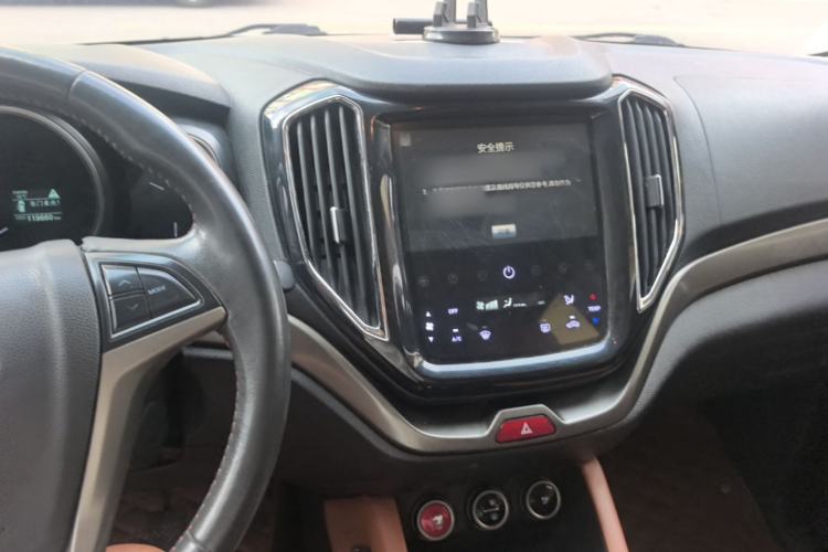 Used CHANGAN OSHAN CX70 2017 CX70T 1.5T Manual High-Performance Edition Center Console