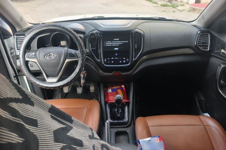 Used CHANGAN OSHAN CX70 2017 1.6L Manual Elite Model Center Console