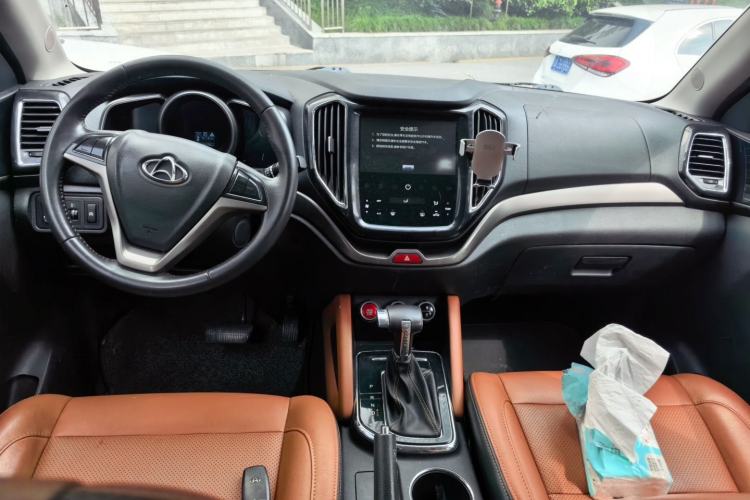 Used CHANGAN OSHAN CX70 2017 Facelifted CX70T 1.5T Automatic Luxury Edition Center Console