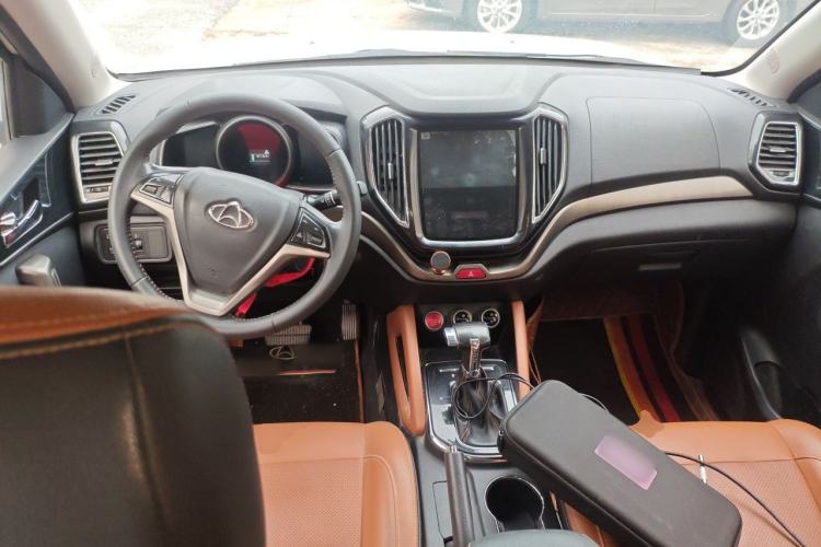 Used CHANGAN OSHAN CX70 2017 Facelifted CX70T 1.5T Automatic Zunqing Edition Center Console