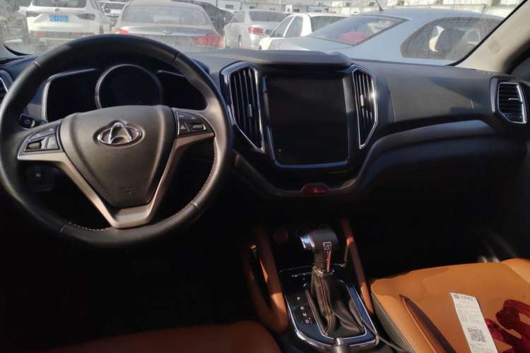Used CHANGAN OSHAN CX70 2017 CX70T 1.5T Automatic Zunqing Edition Center Console