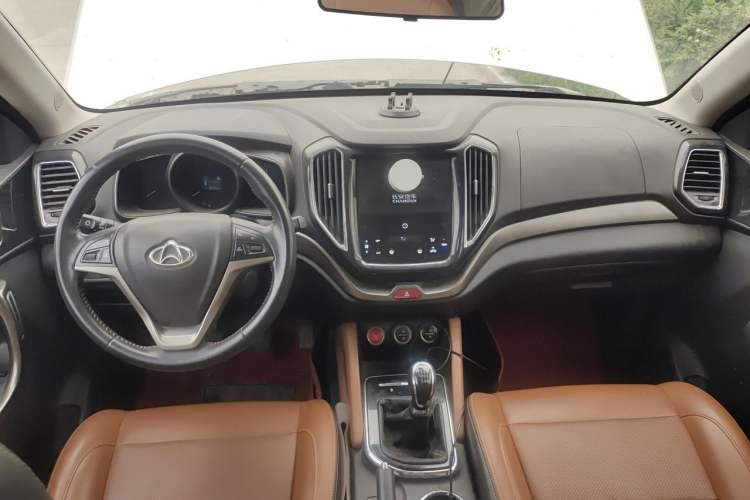 Used CHANGAN OSHAN CX70 2017 CX70T 1.5T Manual Zunqing Edition Center Console