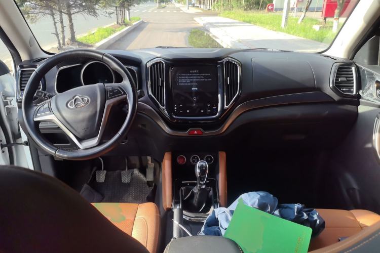 Used CHANGAN OSHAN CX70 2017 Facelifted CX70T 1.5T Manual High-Performance Edition Center Console