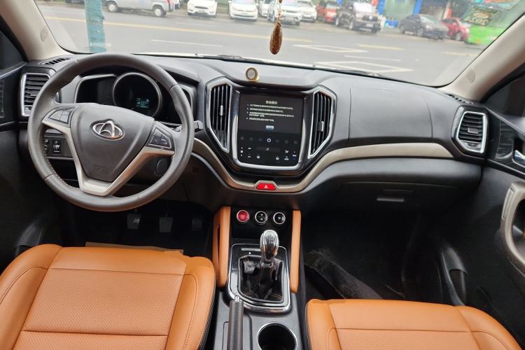 Used CHANGAN OSHAN CX70 2017 Facelifted CX70T 1.5T Manual High-Performance Edition Center Console
