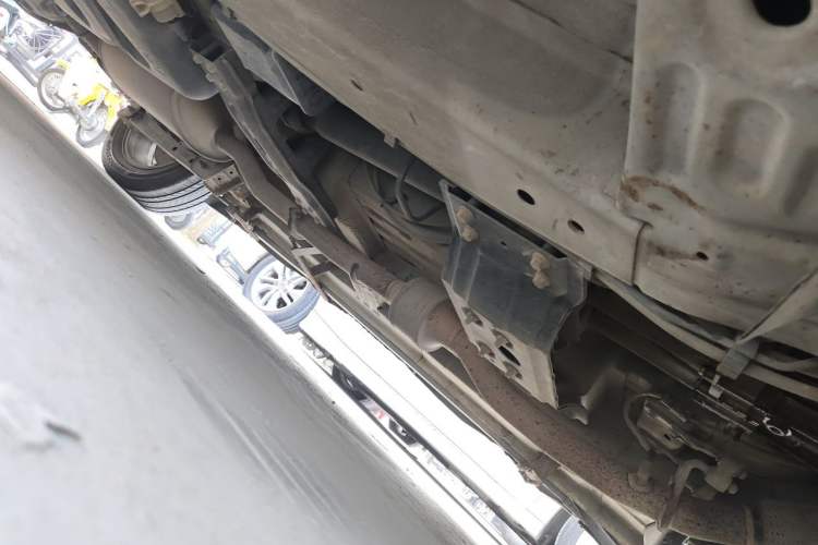 Used CHANGAN OSHAN CX70 2017 CX70T 1.5T Manual High-Performance Edition Chassis Front Right