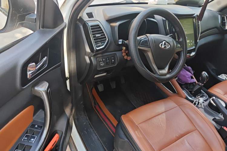 Used CHANGAN OSHAN CX70 2017 CX70T 1.5T Manual High-Performance Edition Driver Seat