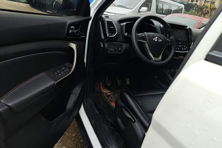 Used CHANGAN OSHAN CX70 2017 Facelifted CX70T 1.5T Manual High-Performance Edition Driver Seat