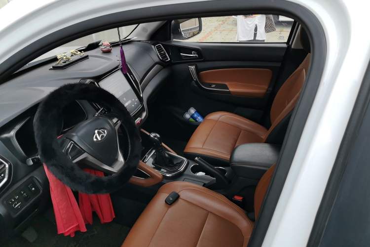 Used CHANGAN OSHAN CX70 2017 CX70T 1.5T Manual High-Performance Edition Driver Seat