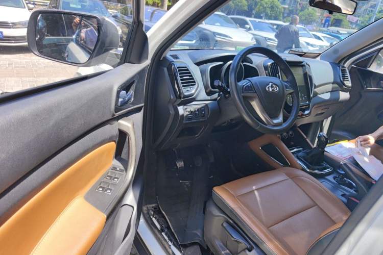 Used CHANGAN OSHAN CX70 2017 Facelifted CX70T 1.5T Manual High-Performance Edition Driver Seat