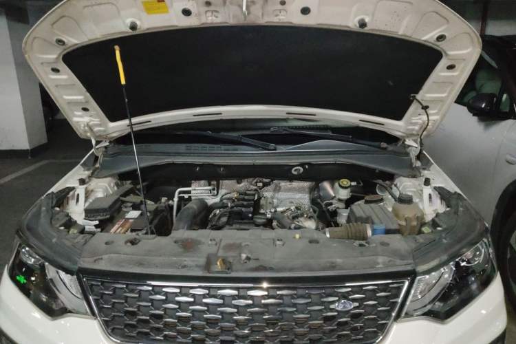 Used CHANGAN OSHAN CX70 2017 CX70T 1.5T Manual High-Performance Edition Engine Bay