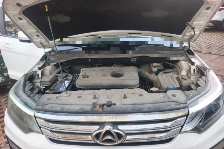 Used CHANGAN OSHAN CX70 2017 1.6L Manual Elite Model Engine Bay