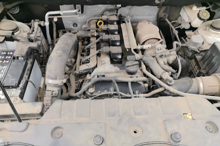 Used CHANGAN OSHAN CX70 2017 CX70T 1.5T Manual High-Performance Edition Engine Bay