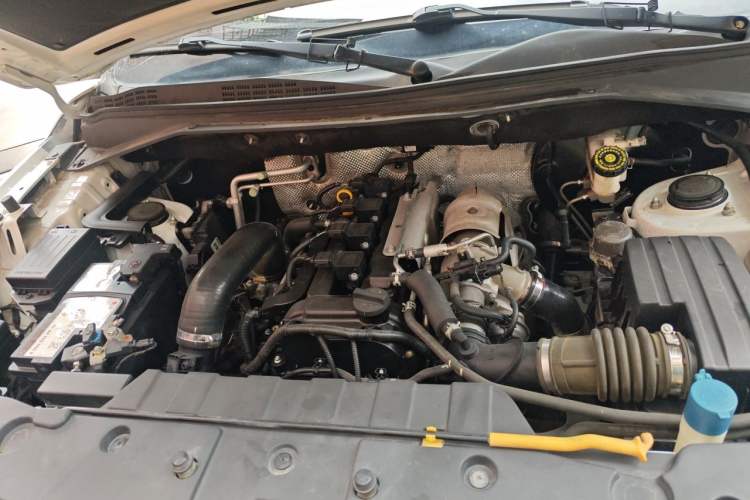 Used CHANGAN OSHAN CX70 2017 CX70T 1.5T Manual High-Performance Edition Engine Bay