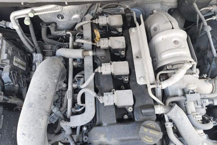 Used CHANGAN OSHAN CX70 2017 CX70T 1.5T Manual High-Performance Edition Engine Bay