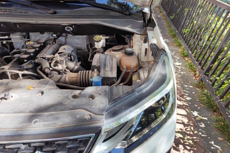 Used CHANGAN OSHAN CX70 2017 CX70T 1.5T Manual High-Performance Edition Engine Bay Left