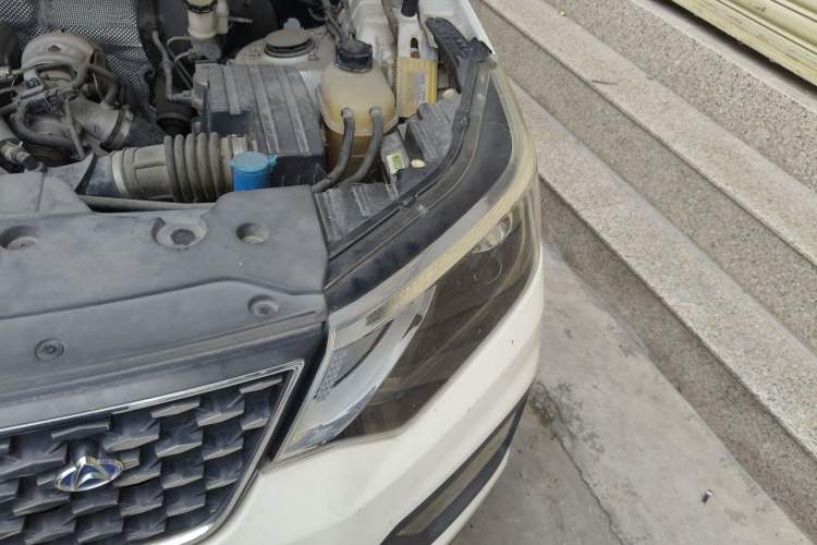 Used CHANGAN OSHAN CX70 2017 CX70T 1.5T Automatic Zunqing Edition Engine Bay Left