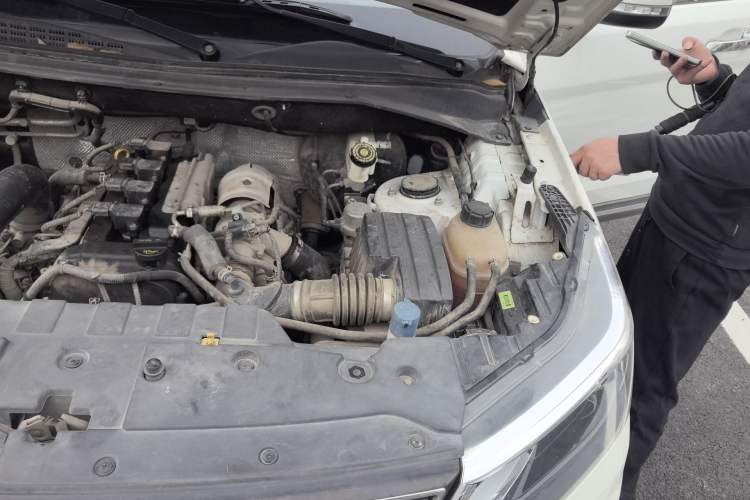 Used CHANGAN OSHAN CX70 2017 CX70T 1.5T Automatic Zunqing Edition Engine Bay Left