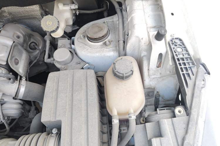 Used CHANGAN OSHAN CX70 2017 CX70T 1.5T Manual High-Performance Edition Engine Bay Left