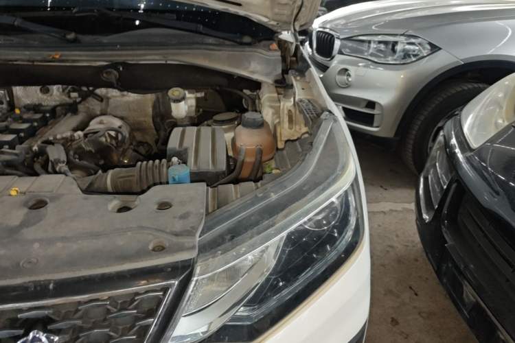 Used CHANGAN OSHAN CX70 2017 CX70T 1.5T Manual High-Performance Edition Engine Bay Left