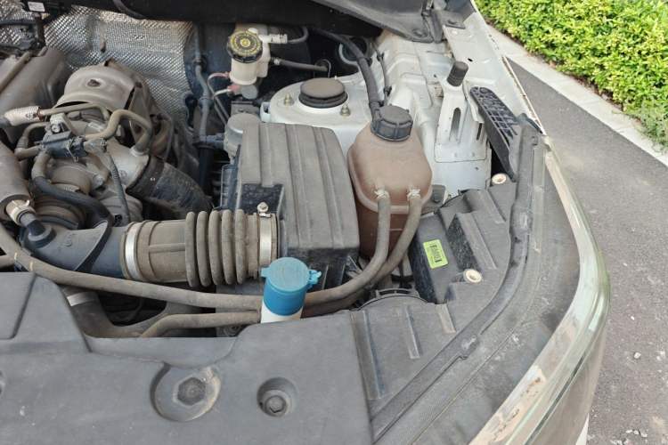 Used CHANGAN OSHAN CX70 2017 CX70T 1.5T Manual High-Performance Edition Engine Bay Left