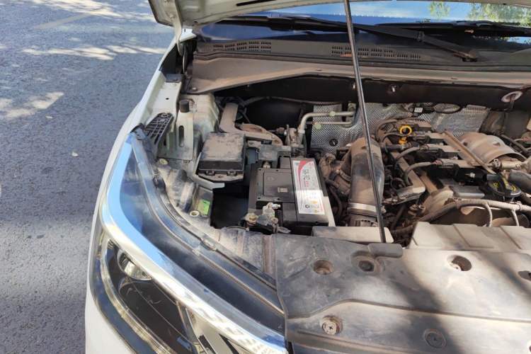 Used CHANGAN OSHAN CX70 2017 CX70T 1.5T Manual High-Performance Edition Engine Bay Right