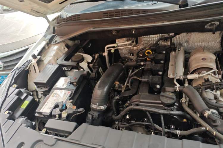 Used CHANGAN OSHAN CX70 2017 CX70T 1.5T Manual High-Performance Edition Engine Bay Right