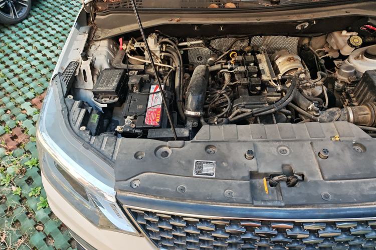 Used CHANGAN OSHAN CX70 2017 Facelifted CX70T 1.5T Manual High-Performance Edition Engine Bay Right