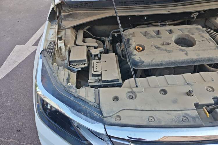 Used CHANGAN OSHAN CX70 2017 1.6L Manual Elite Model Engine Bay Right