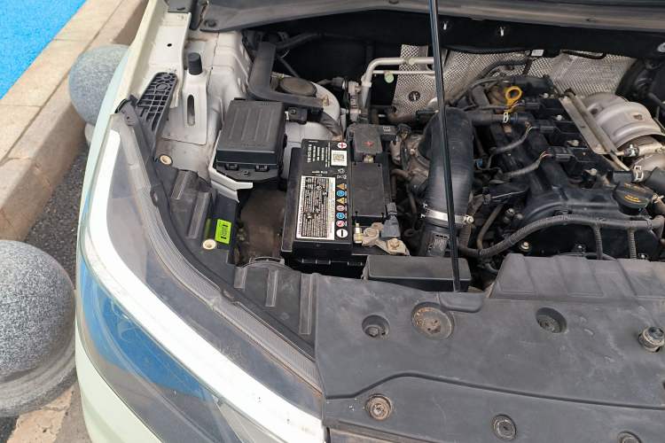Used CHANGAN OSHAN CX70 2017 CX70T 1.5T Manual High-Performance Edition Engine Bay Right