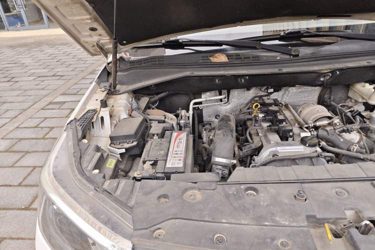 Used CHANGAN OSHAN CX70 2017 CX70T 1.5T Manual High-Performance Edition Engine Bay Right