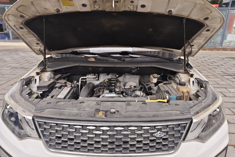 Used CHANGAN OSHAN CX70 2017 CX70T 1.5T Manual High-Performance Edition Engine Bay