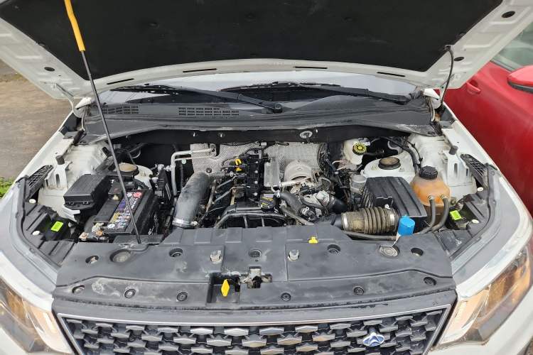 Used CHANGAN OSHAN CX70 2017 Facelifted CX70T 1.5T Manual High-Performance Edition Engine Bay