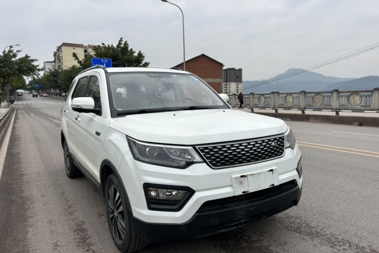 Used CHANGAN OSHAN CX70 2017 Facelifted CX70T 1.5T Manual High-Performance Edition Exterior 2