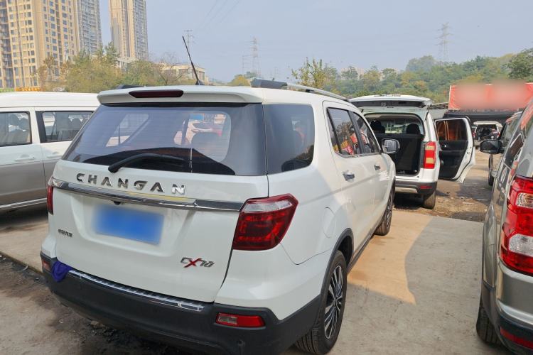 Used CHANGAN OSHAN CX70 2017 Facelifted CX70T 1.5T Manual High-Performance Edition Exterior 3