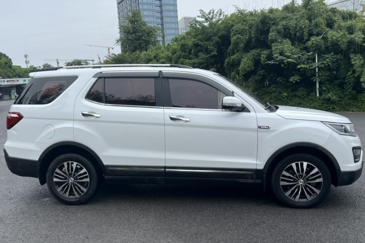 Used CHANGAN OSHAN CX70 2017 Facelifted CX70T 1.5T Manual High-Performance Edition Exterior 4
