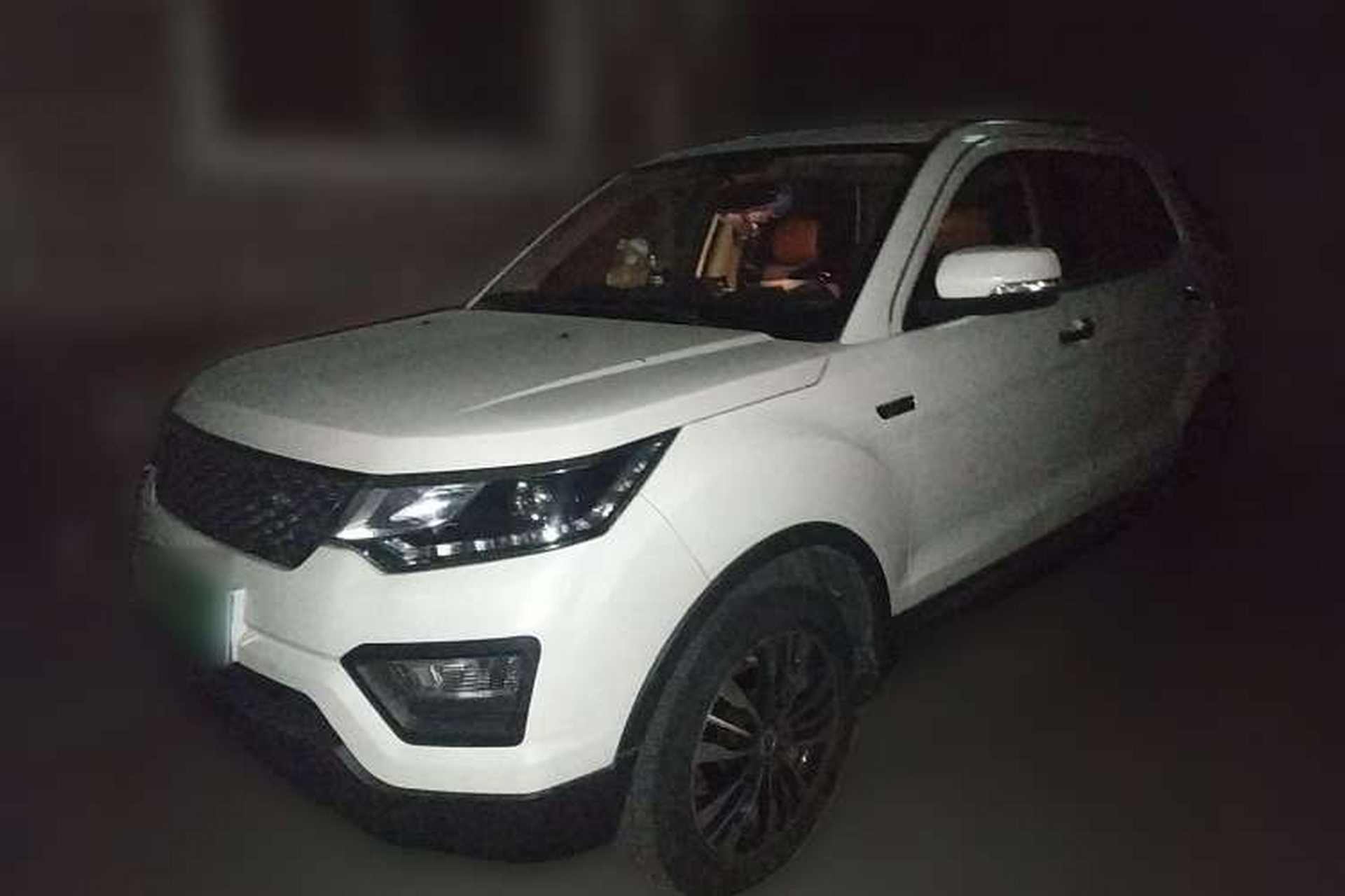 Used CHANGAN OSHAN CX70 2017 CX70T 1.5T Manual High-Performance Edition Front Left 45 Deg
