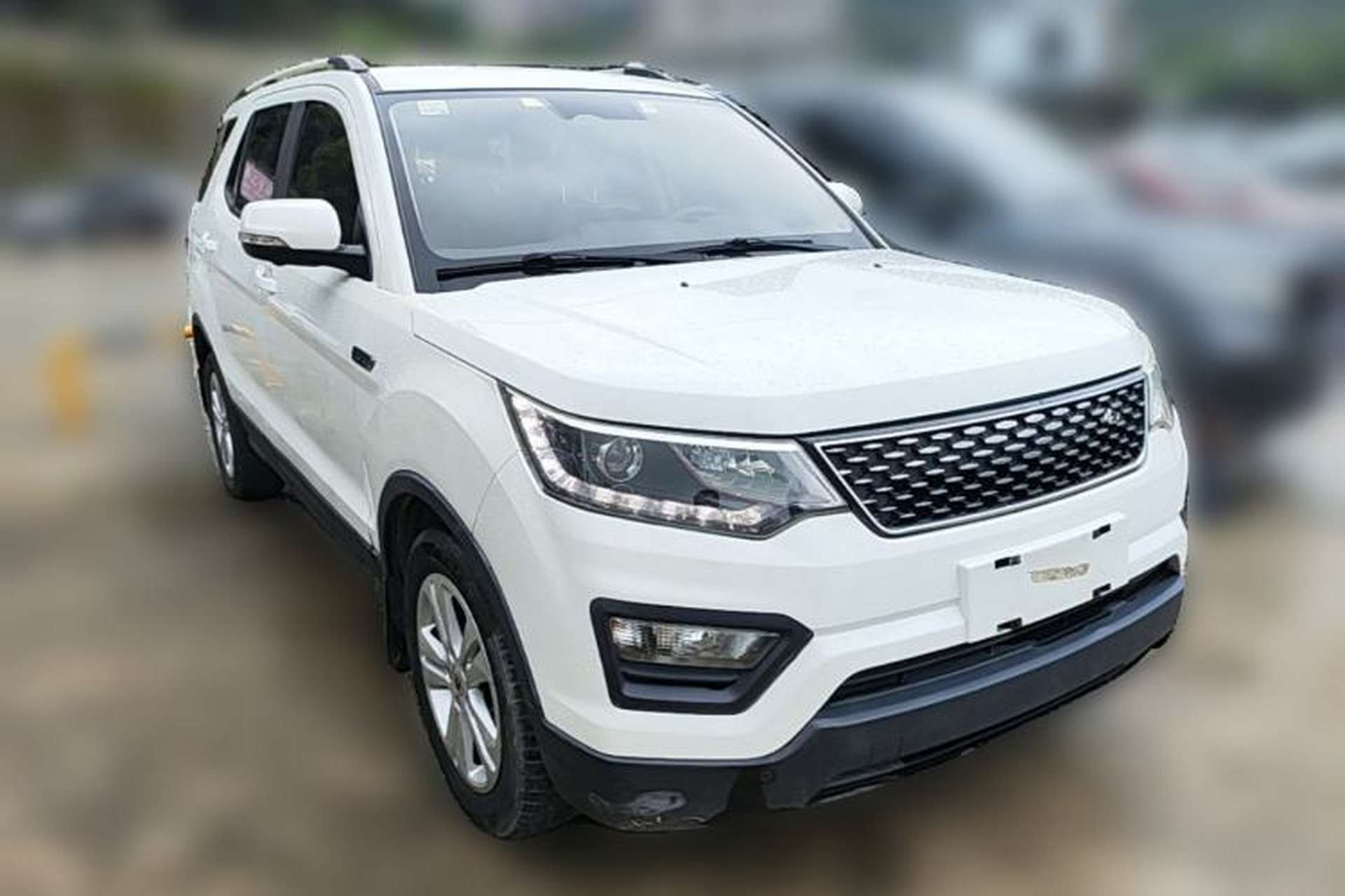 Used CHANGAN OSHAN CX70 2017 Facelifted CX70T 1.5T Manual High-Performance Edition Front Right 45 Deg