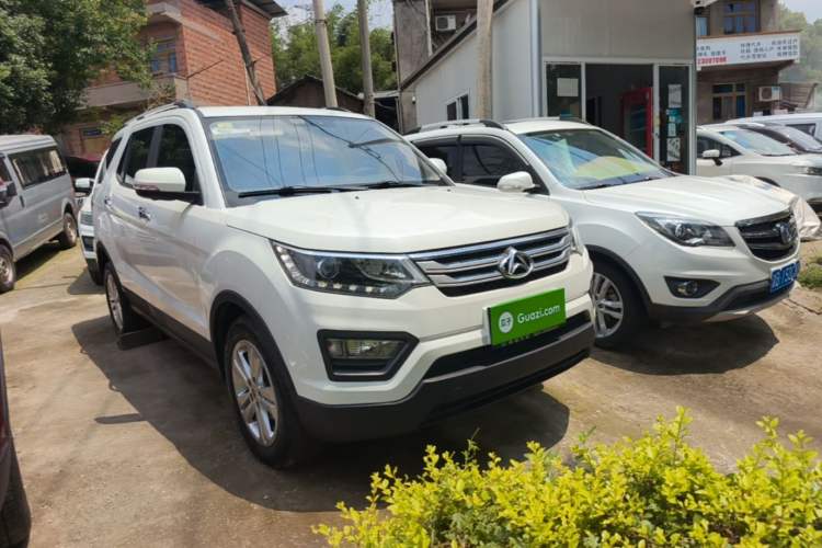 Used CHANGAN OSHAN CX70 2017 1.6L Manual Elite Model Front Right 45 Deg
