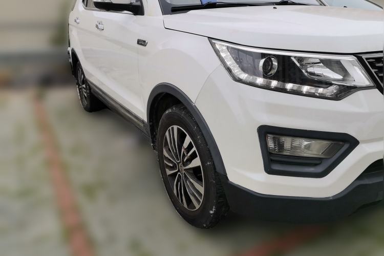Used CHANGAN OSHAN CX70 2017 CX70T 1.5T Manual High-Performance Edition Front Right 45 Deg