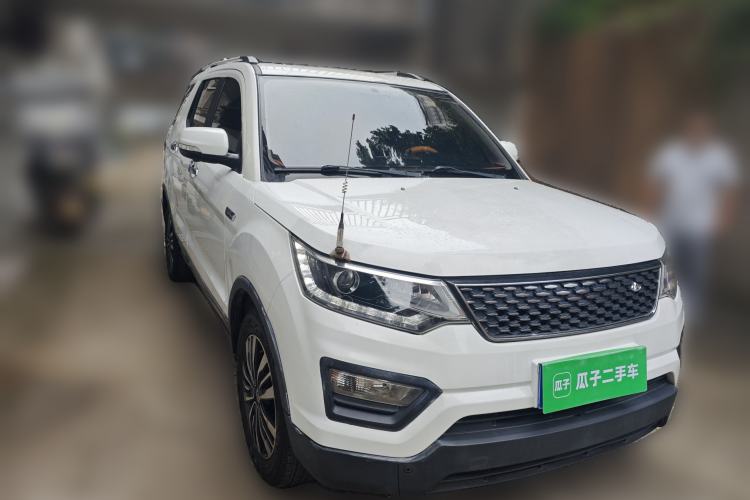 Used CHANGAN OSHAN CX70 2017 CX70T 1.5T Manual High-Performance Edition Front Right 45 Deg