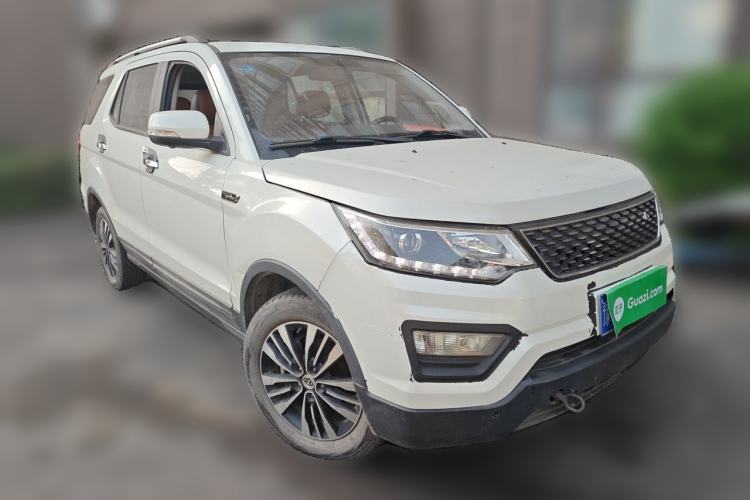 Used CHANGAN OSHAN CX70 2017 CX70T 1.5T Manual High-Performance Edition Front Right 45 Deg